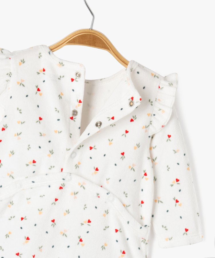 Grenouillère blanc en velours  avec motifs cœurs
