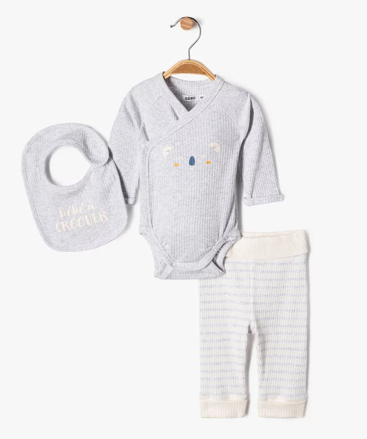 Kit naissance évolutif 3pièces:body ML,pantalon et bavoir,gris et écru. GÉMO.  Filou et Loulou. Dakar-Sénégal.