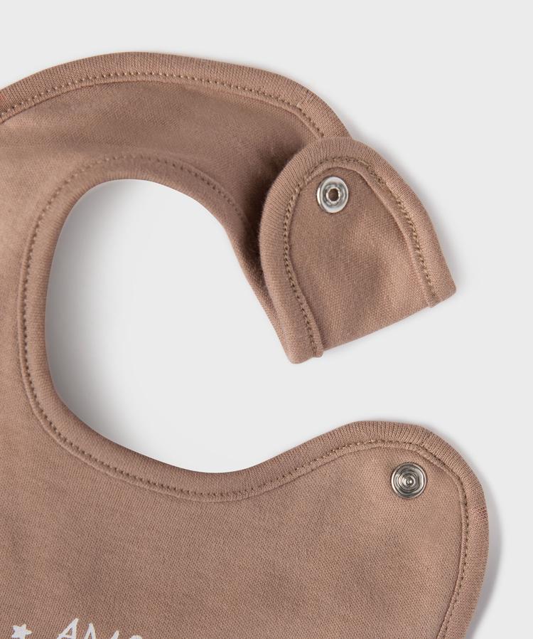 kit naissance blanc et marron de 7pièces : bonnet,grenouillère,pantalon,brassière,body,bavoir et sac