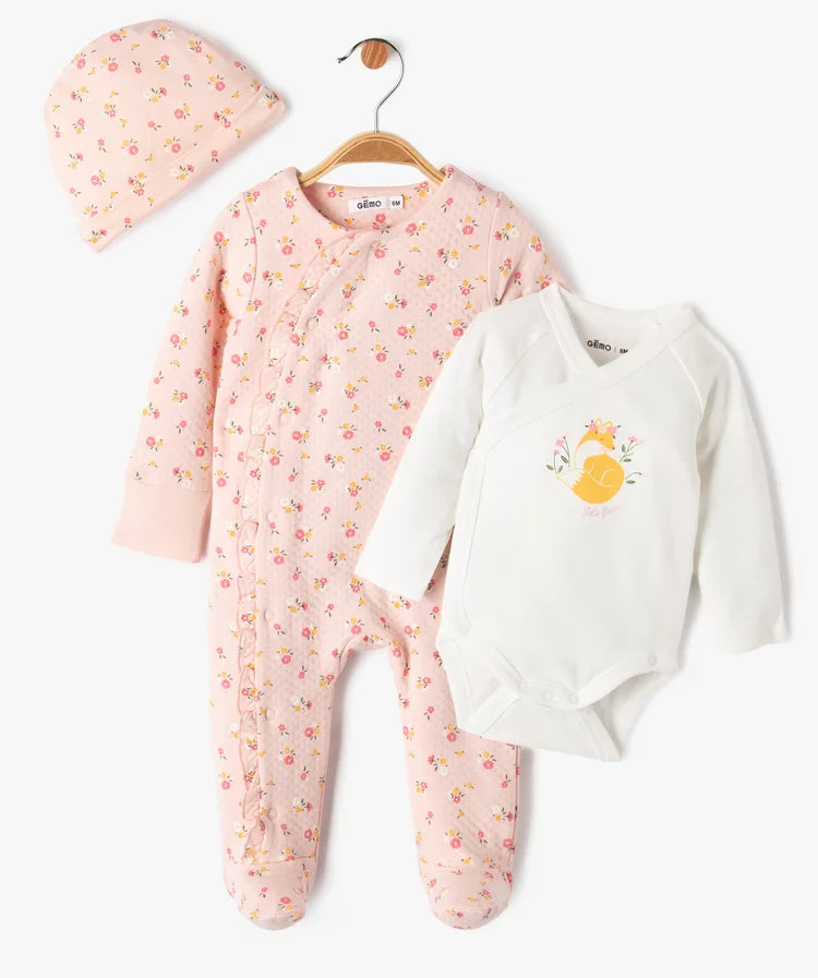 Kit naissance 3 pièces:grenouillère (moufles intégrées,body ML et bonnet rose et blanc, GÉMO. Dakar-Sénégal 
