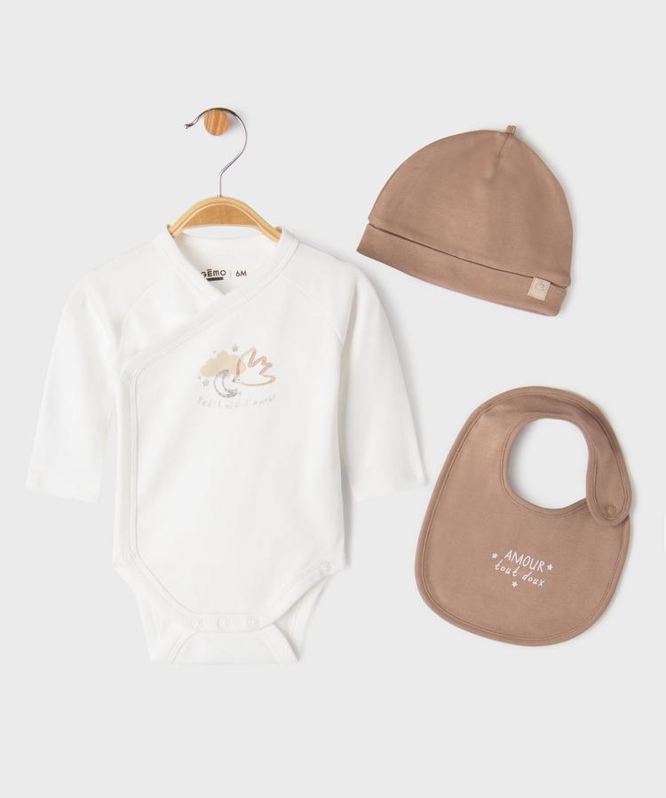 kit naissance blanc et marron de 7pièces : bonnet,grenouillère,pantalon,brassière,body,bavoir et sac