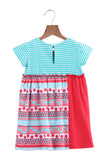 Robe volantée, turquoise et rose